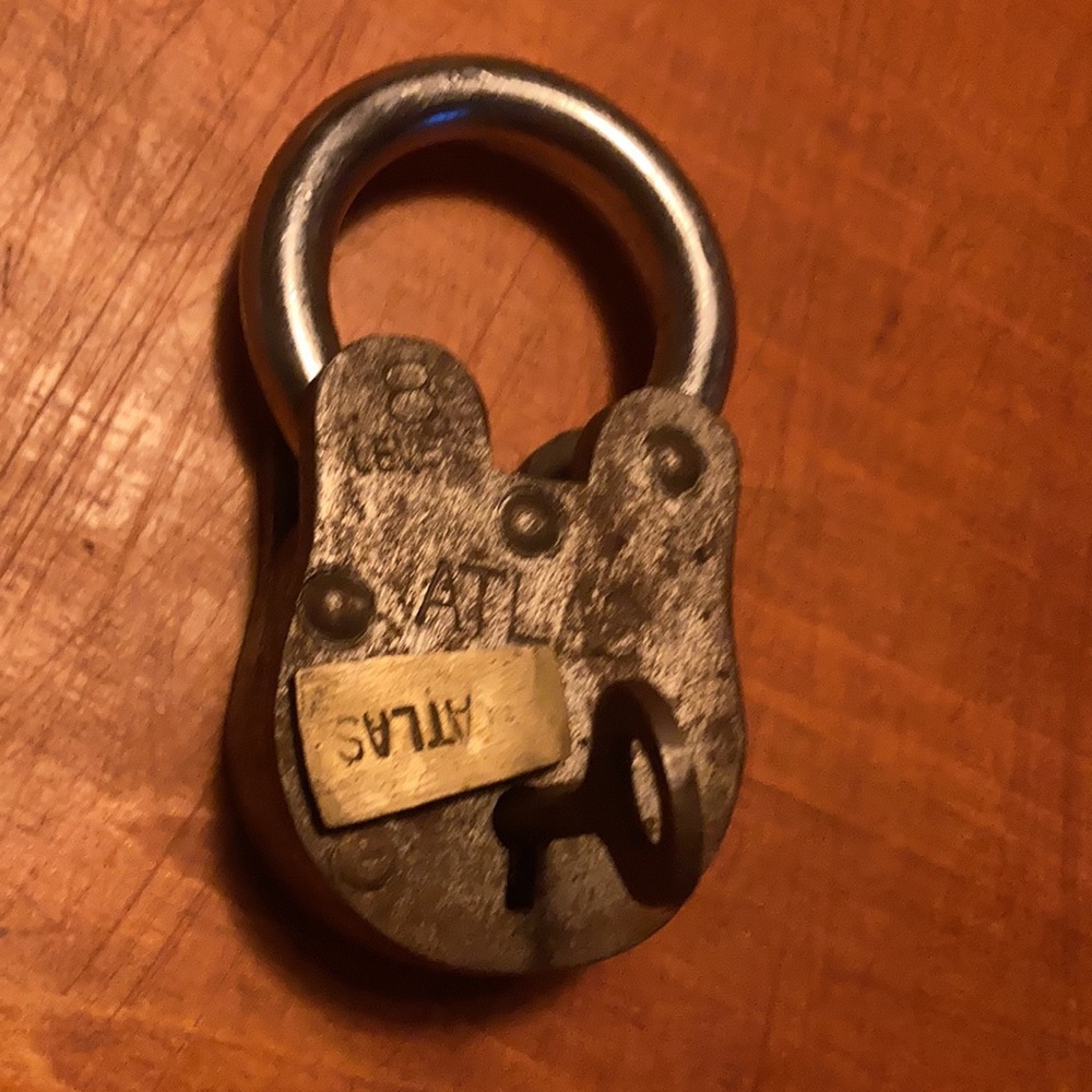 Vintage ATLAS Lock with Key - Picture 4 of 4